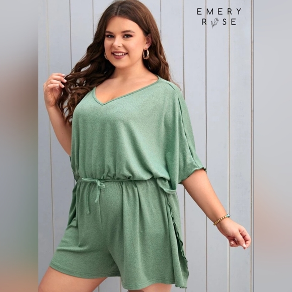 NEW - Emery Rose - Romper - Batwing - Front Tie - Size 4X - Picture 3 of 5